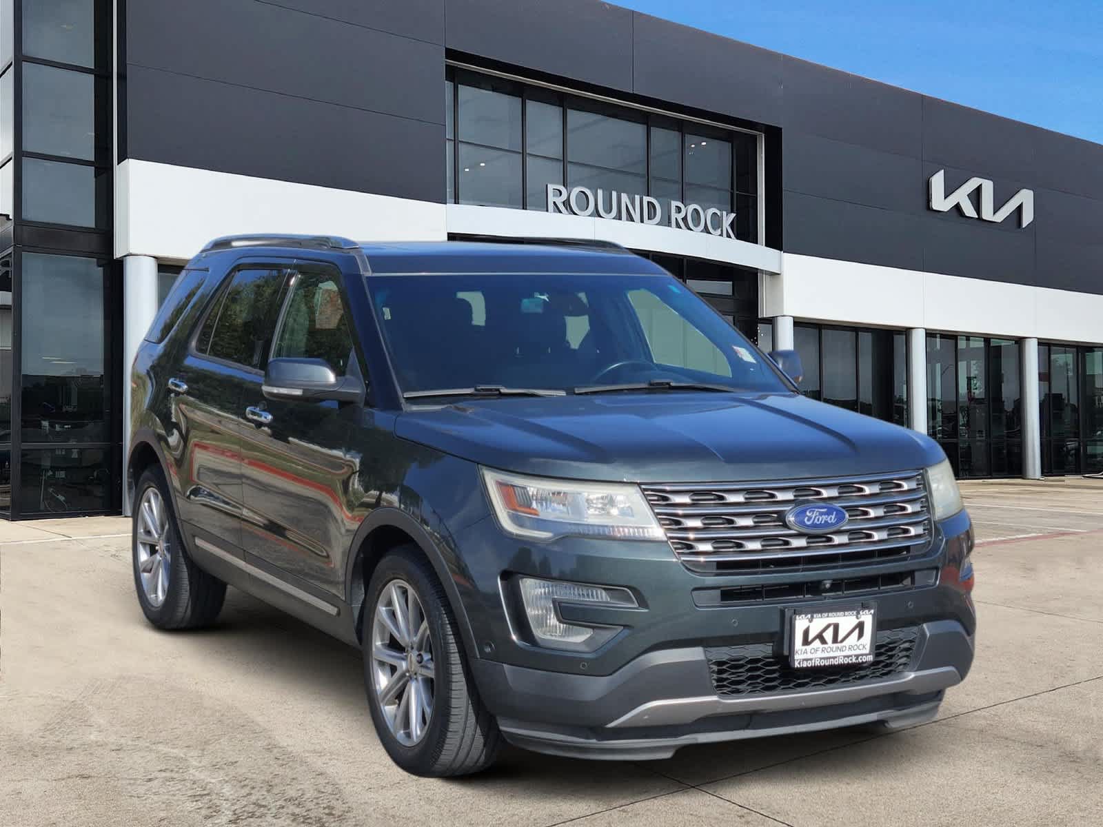 Used 2016 Ford Explorer Limited w/ Equipment Group 301A FWD image 3