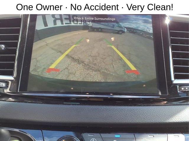 Used 2023 Chrysler Pacifica Touring-L FWD image 20