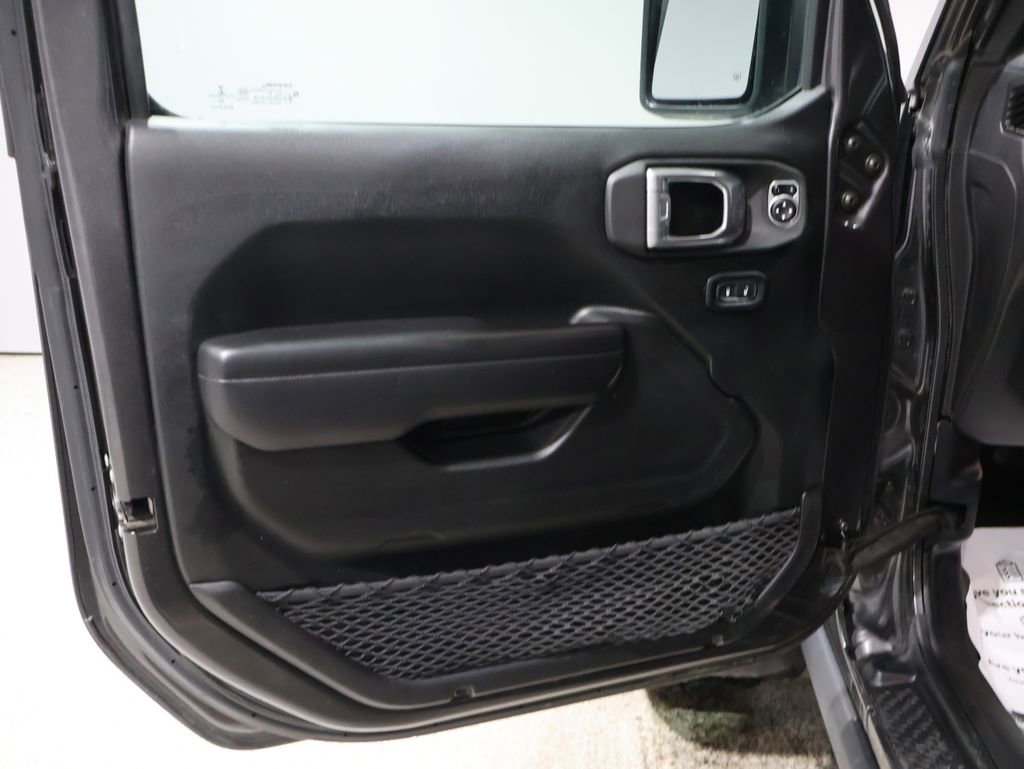 Used 2021 Jeep Gladiator Willys image 14