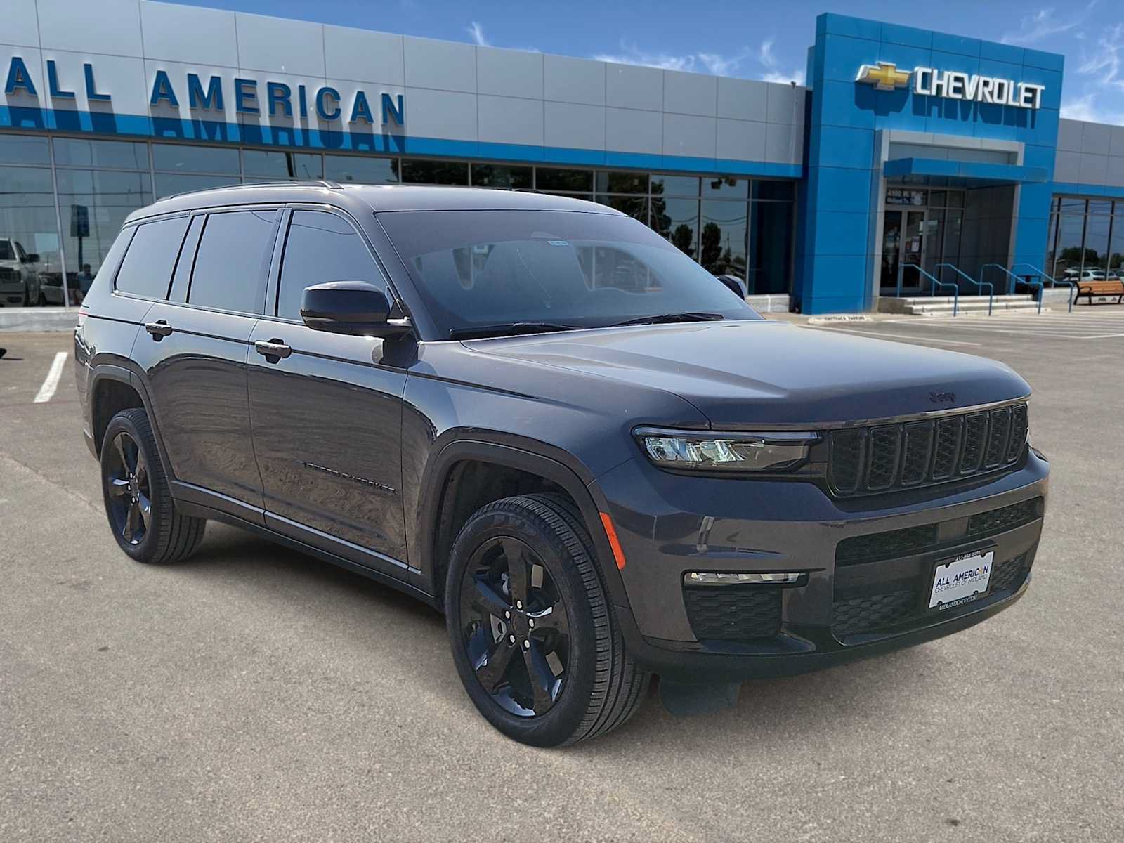Used 2025 Jeep Grand Cherokee L Limited w/ Black Appearance Package RWD image 2