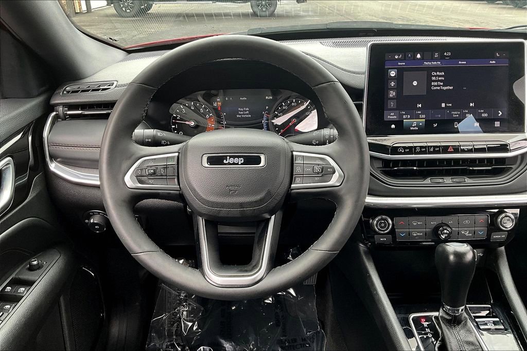 Used 2023 Jeep Compass Limited image 5