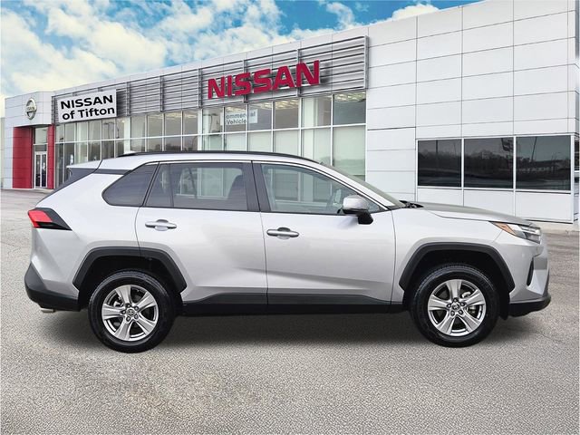 Used 2025 Toyota RAV4 XLE FWD image 3