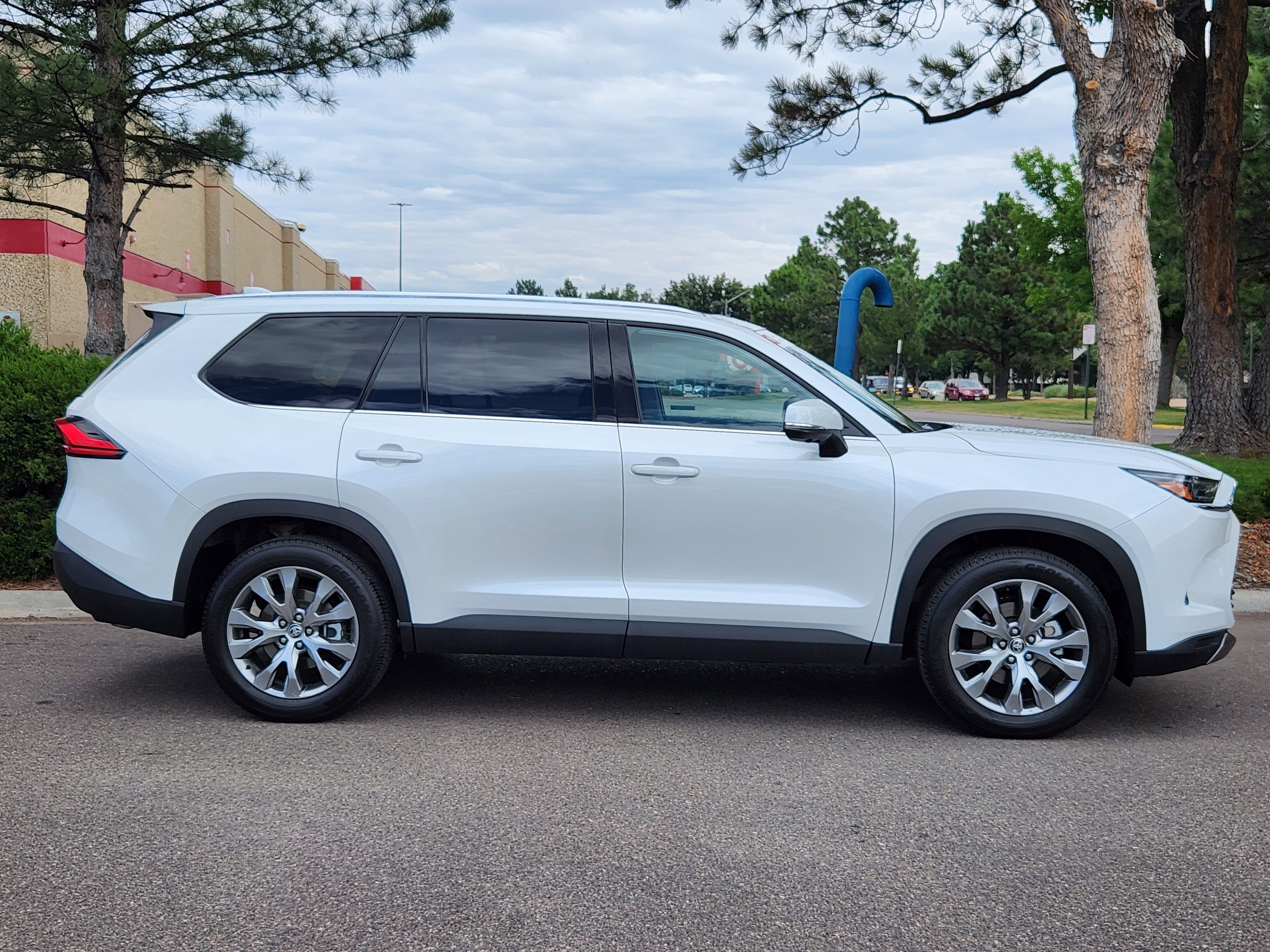 Used 2024 Toyota Grand Highlander Limited image 2