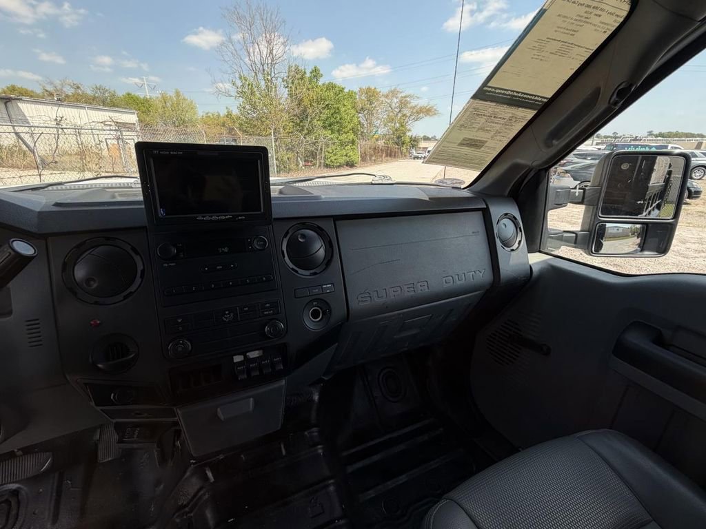 Used 2016 Ford F550 2WD Regular Cab Super Duty image 14