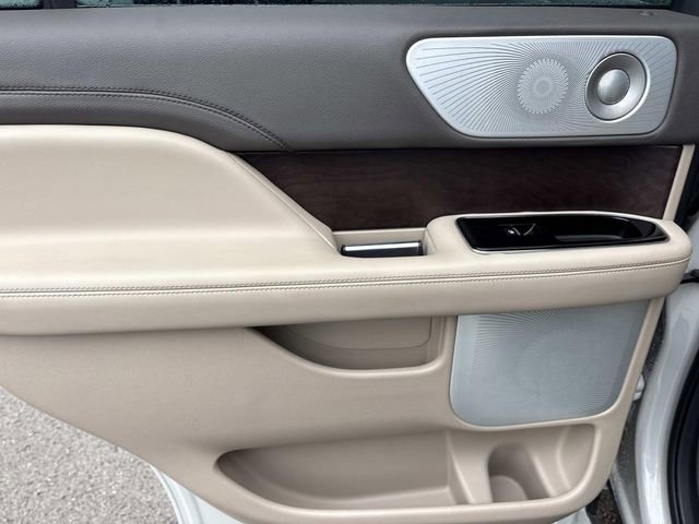 Certified 2023 Lincoln Navigator Reserve AWD/4WD image 20