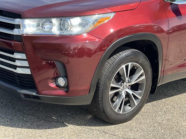 Used 2019 Toyota Highlander Plus AWD/4WD image 8