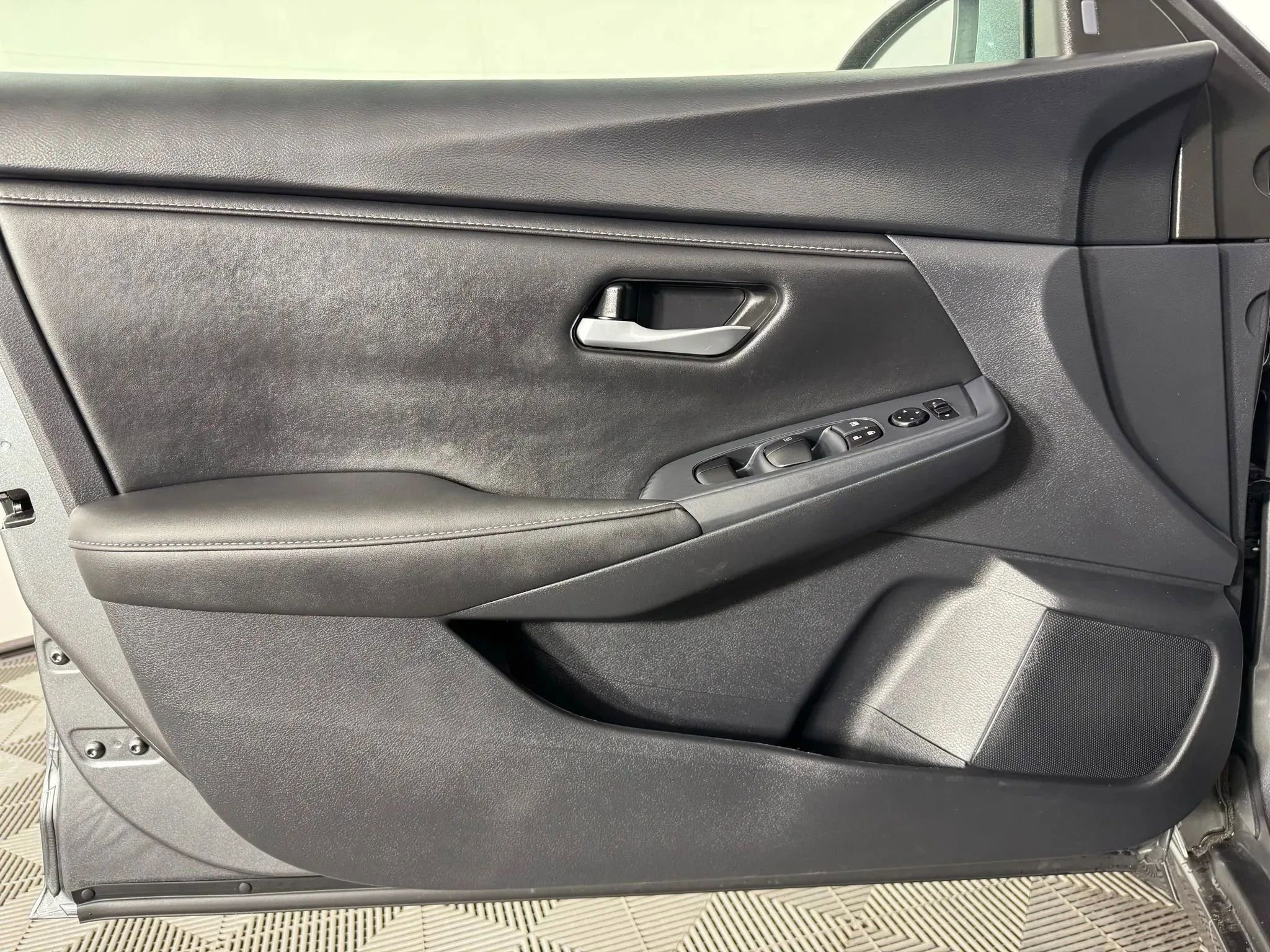 Used 2025 Nissan Sentra SV w/ All-Weather Package image 34