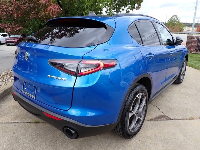 New 2025 Alfa Romeo Stelvio Sprint image 7