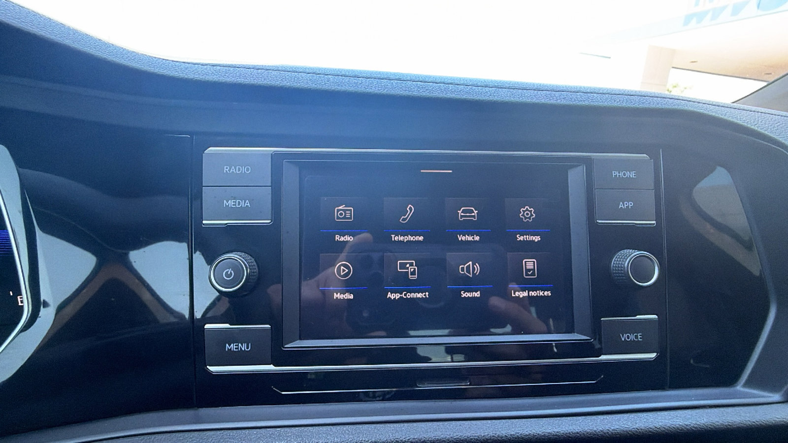 Used 2023 Volkswagen Jetta Sport image 8