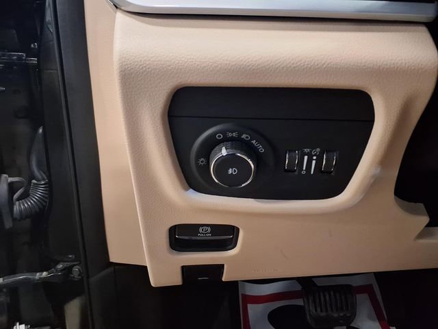 Used 2024 Jeep Grand Cherokee L Limited AWD/4WD image 19