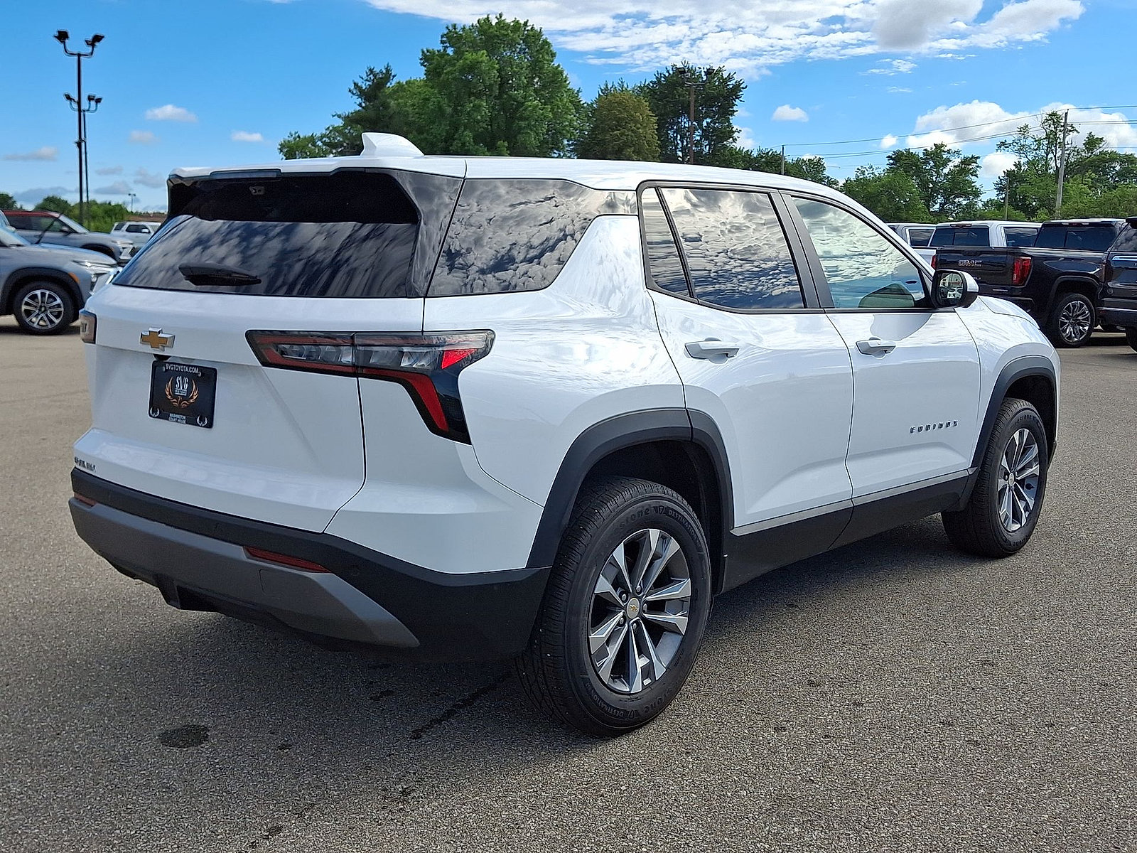 New 2025 Chevrolet Equinox LT w/ Safety and Technology Package FWD image 12