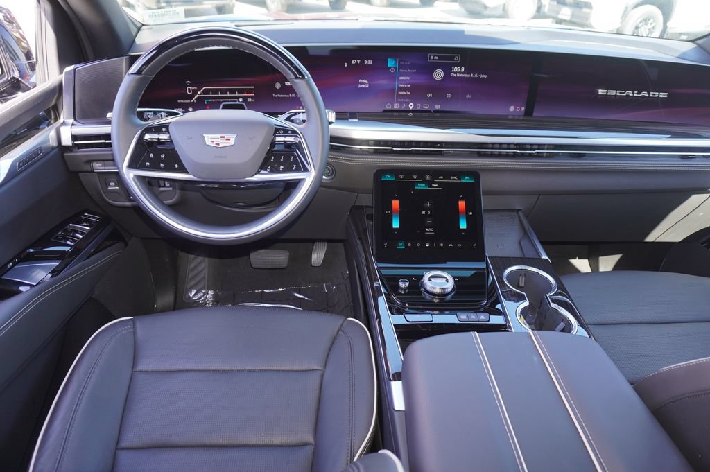 Used 2026 Cadillac Escalade Luxury RWD image 13