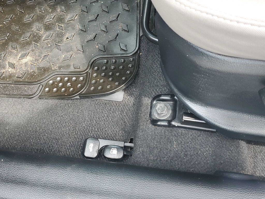 Used 2014 Kia Forte LX image 24