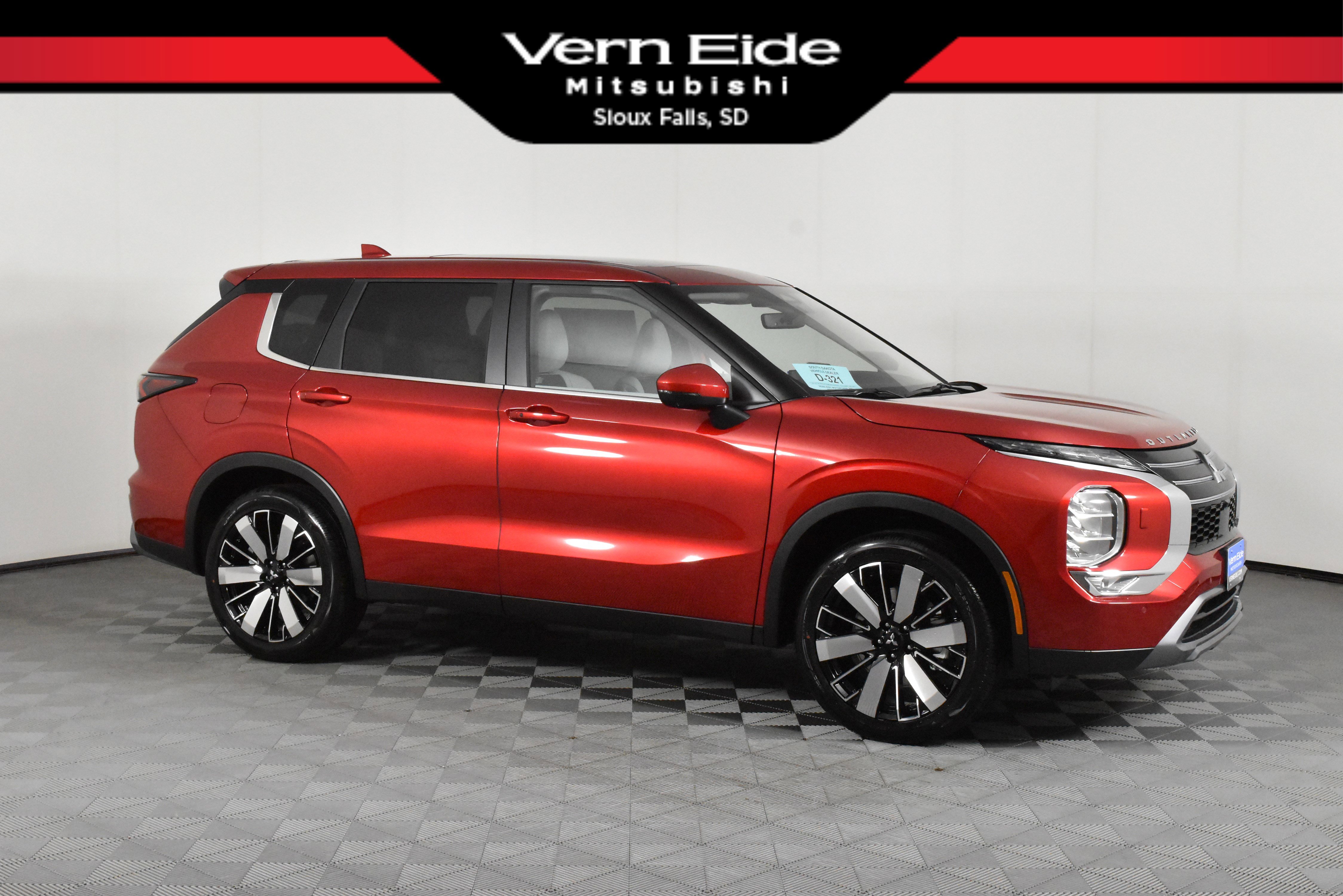 New 2025 Mitsubishi Outlander SE