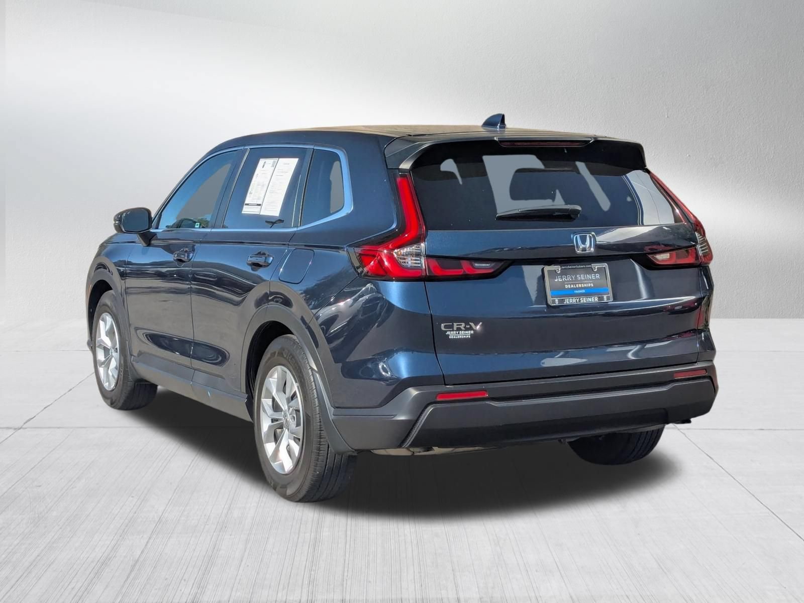 Used 2025 Honda CR-V LX image 3