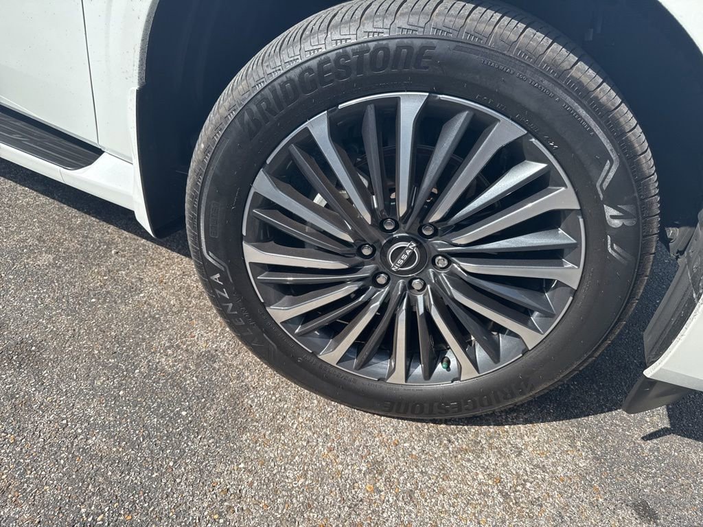 Certified 2025 Nissan Armada Platinum Reserve image 6