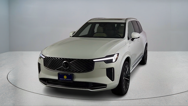 New 2026 Volvo XC90 T8 Plus w/ Protection Package Premier AWD/4WD image 2