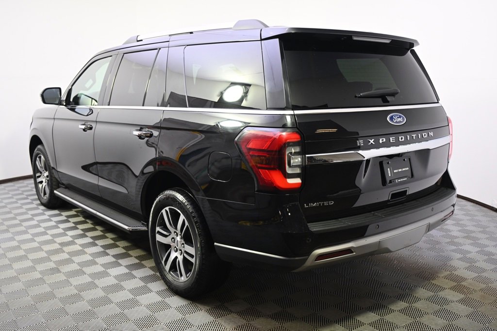 Used 2023 Ford Expedition Limited image 3