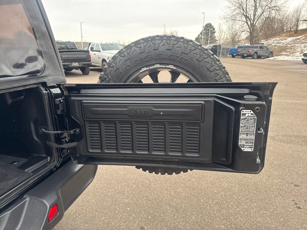 Used 2021 Jeep Wrangler Unlimited Sahara w/ Cold Weather Group image 11