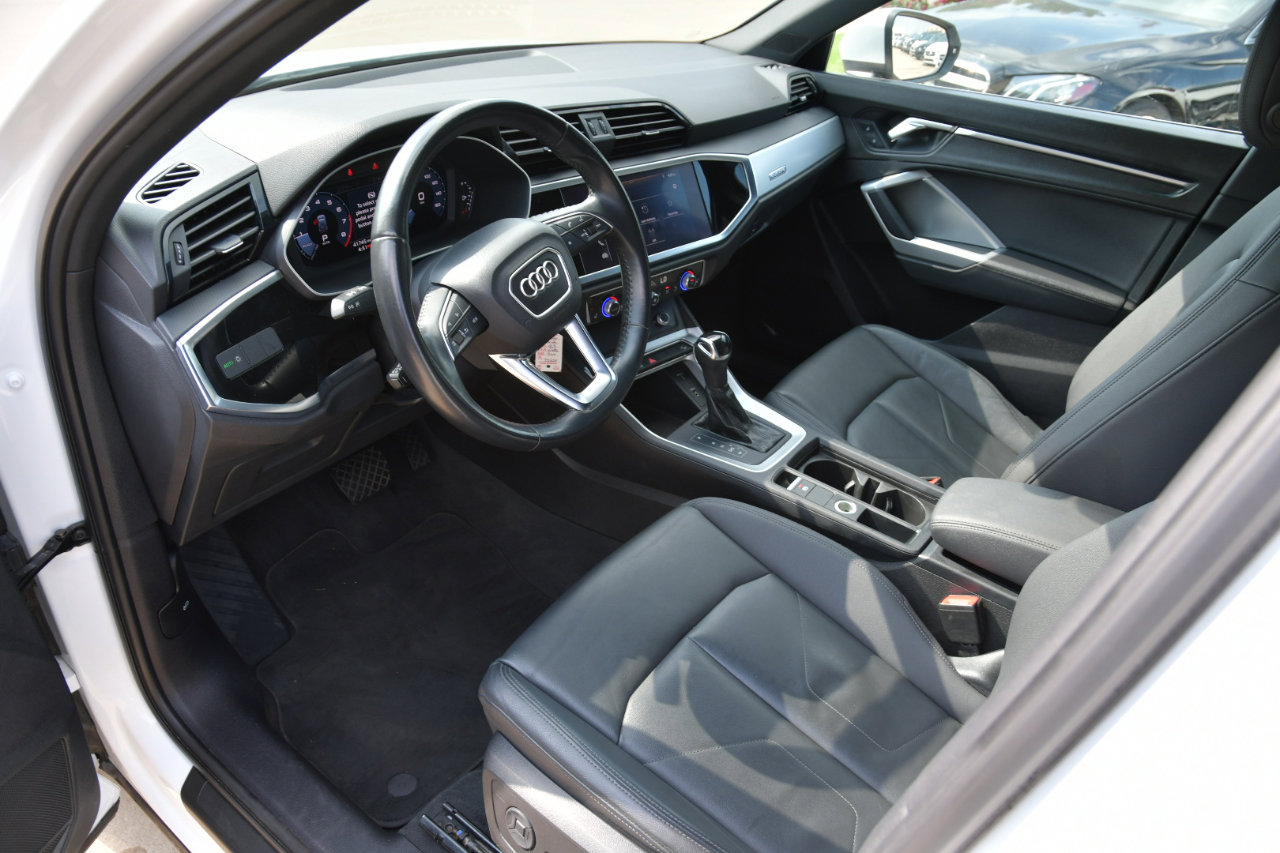 Used 2020 Audi Q3 2.0T Premium image 25