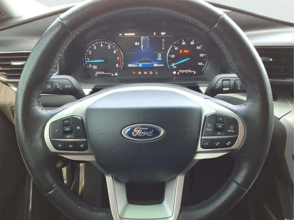 Used 2023 Ford Explorer XLT w/ Equipment Group 202A RWD image 15