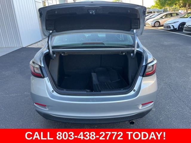 Used 2019 Toyota Yaris LE image 33