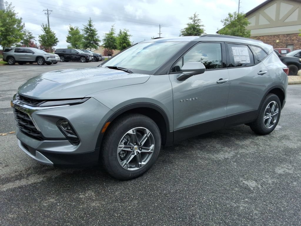 New 2026 Chevrolet Blazer LT w/ Convenience Package FWD image 2
