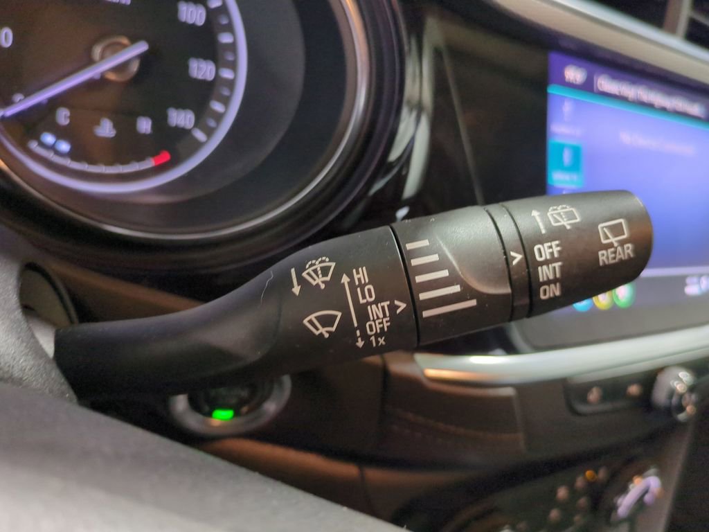 Used 2020 Buick Encore GX Preferred w/ Cold Weather Comfort Package image 32