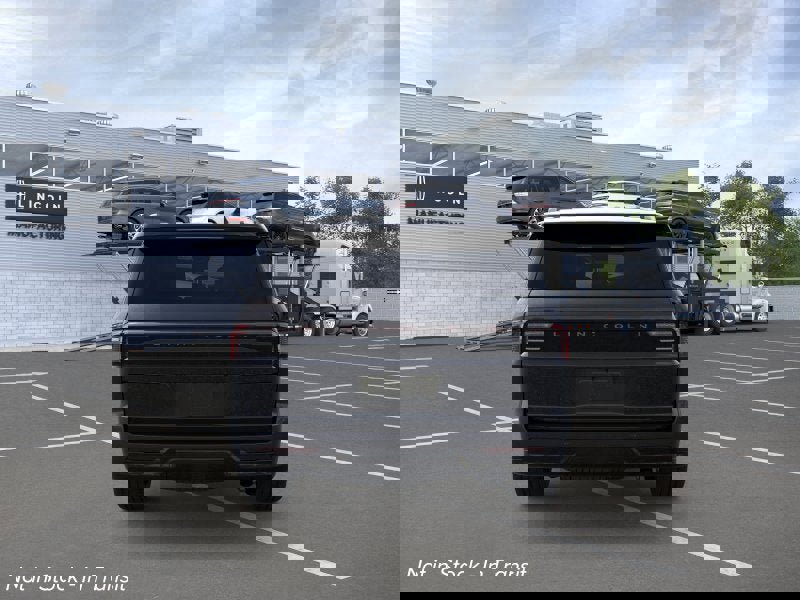 New 2026 Lincoln Navigator Reserve AWD/4WD image 5