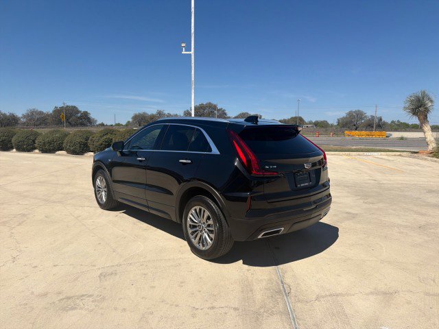 Used 2025 Cadillac XT4 Premium Luxury image 11