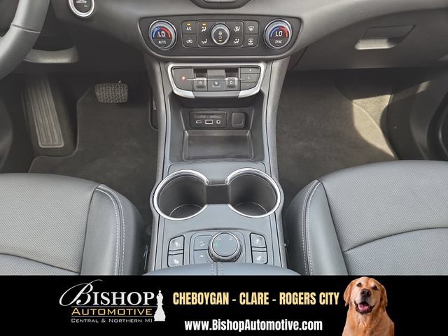 Used 2024 GMC Terrain SLT AWD/4WD image 17