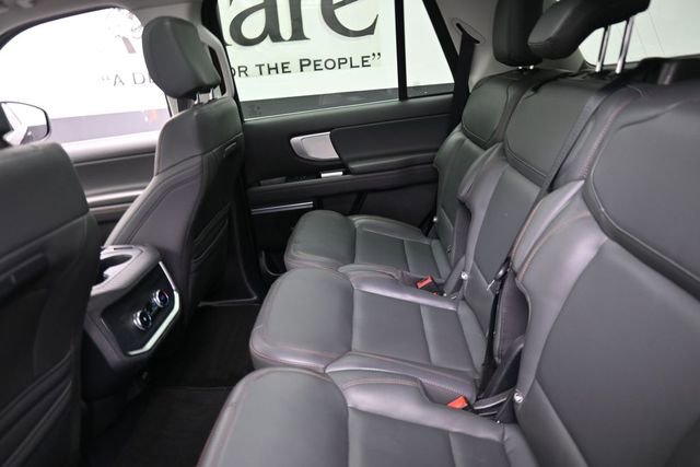 Used 2025 Ford Expedition Active AWD/4WD image 26