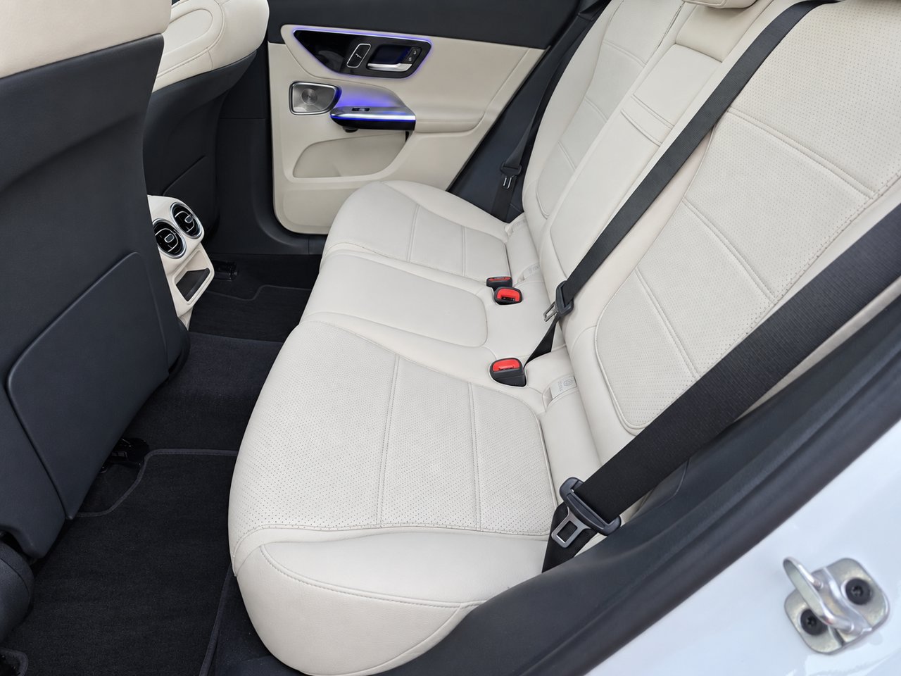 Used 2026 Mercedes-Benz GLC 300 4MATIC image 26