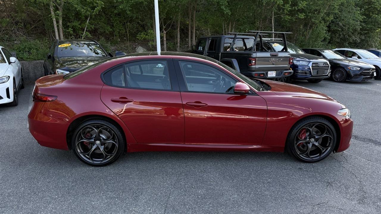 Used 2018 Alfa Romeo Giulia Ti Sport w/ Quick Order Package 22S Sport AWD/4WD image 20