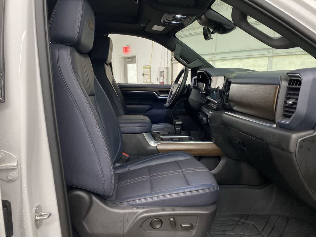 Used 2023 Chevrolet Silverado 1500 High Country w/ Technology Package AWD/4WD image 18