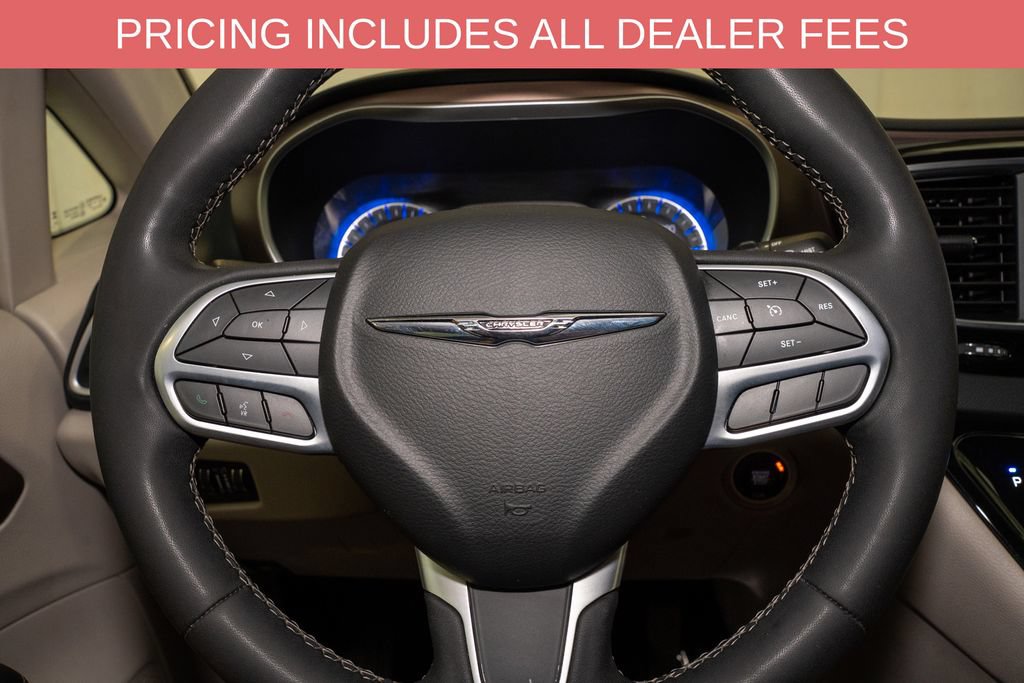 Used 2023 Chrysler Voyager LX FWD image 17