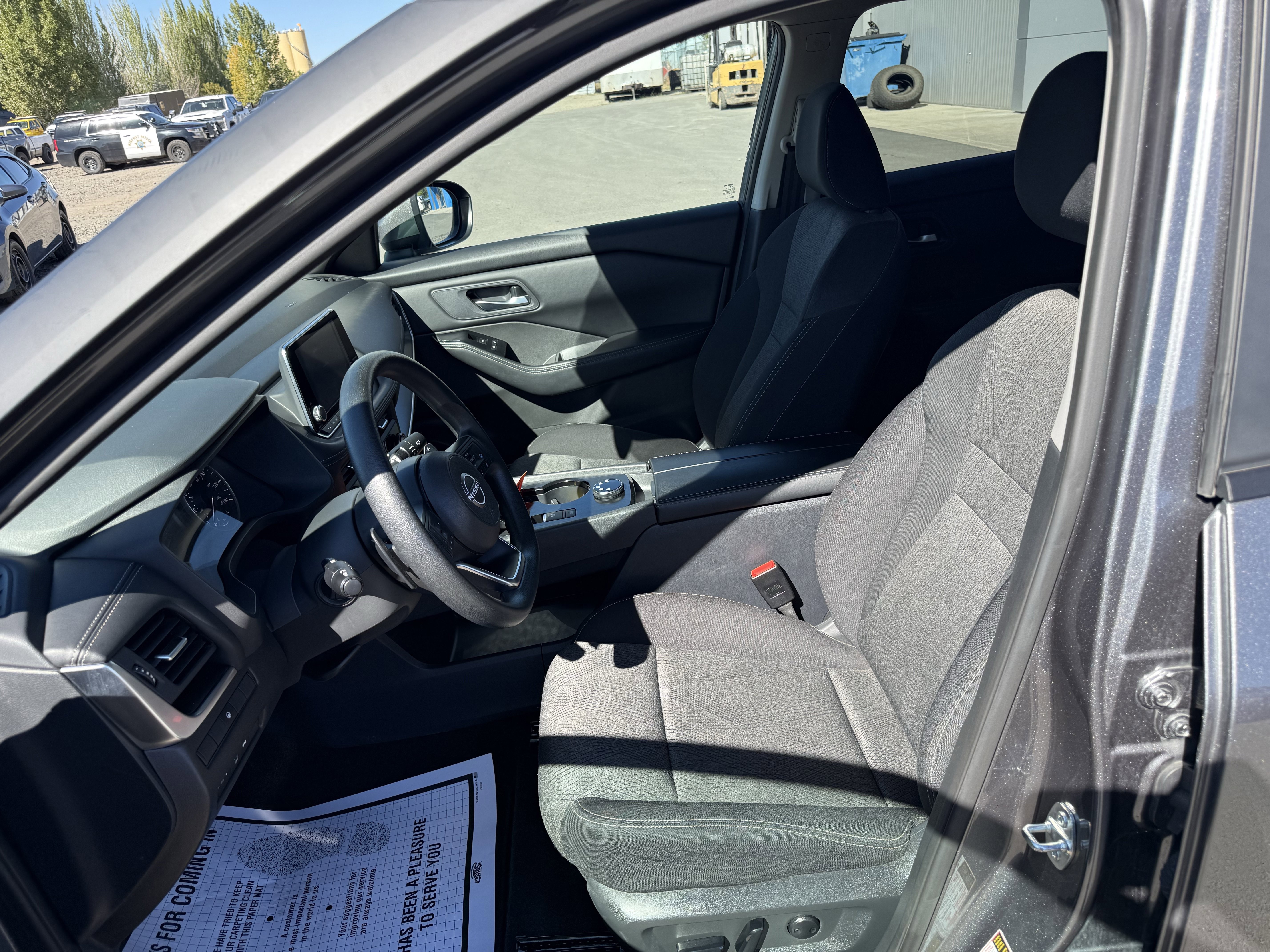 Used 2024 Nissan Rogue SV image 7