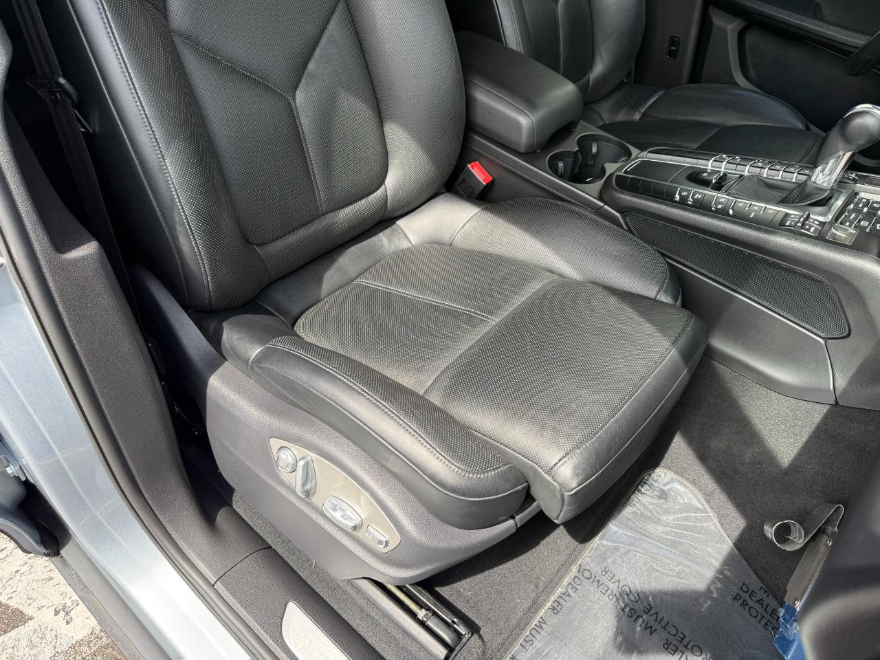 Used 2015 Porsche Macan S AWD/4WD image 22