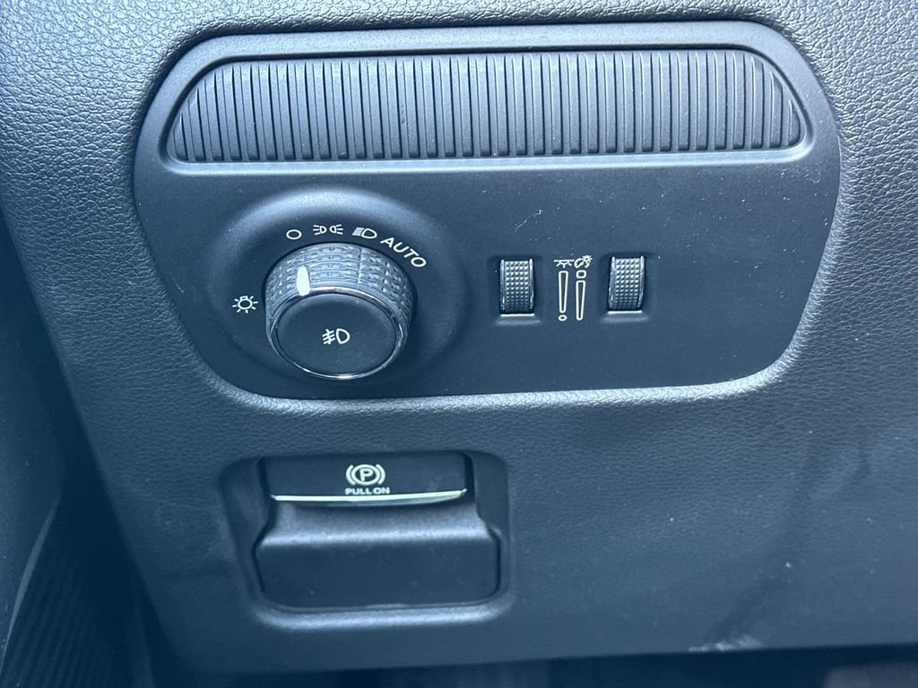 Used 2025 Jeep Wagoneer 4WD image 36