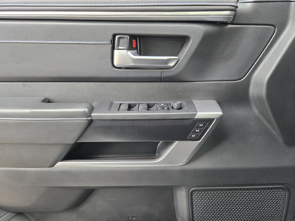 Certified 2024 Toyota Sequoia Platinum AWD/4WD image 18