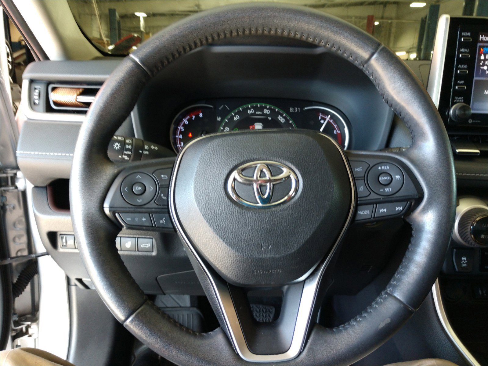 Used 2019 Toyota RAV4 Limited image 16