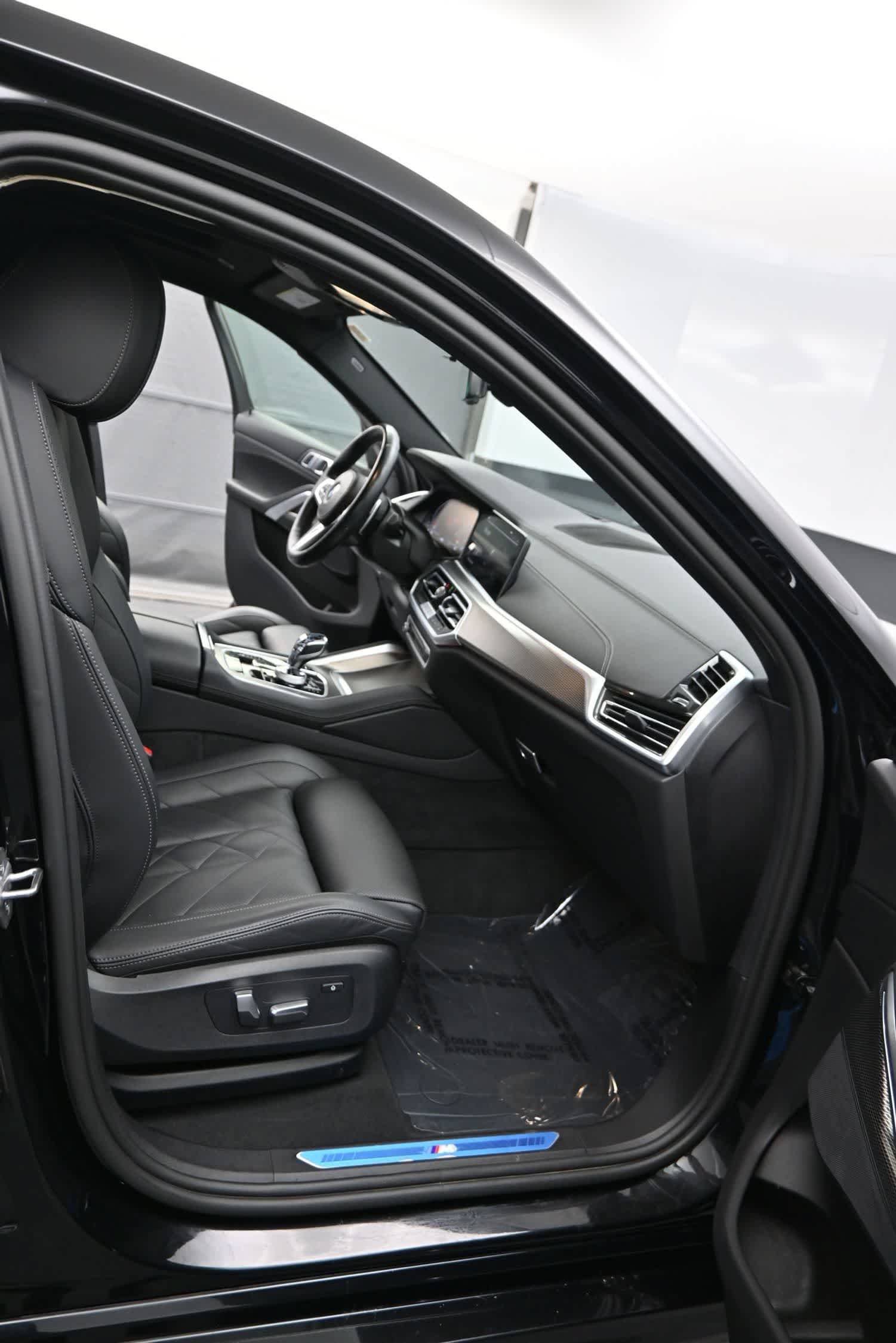 Used 2023 BMW X6 xDrive40i w/ M Sport Package AWD/4WD image 17