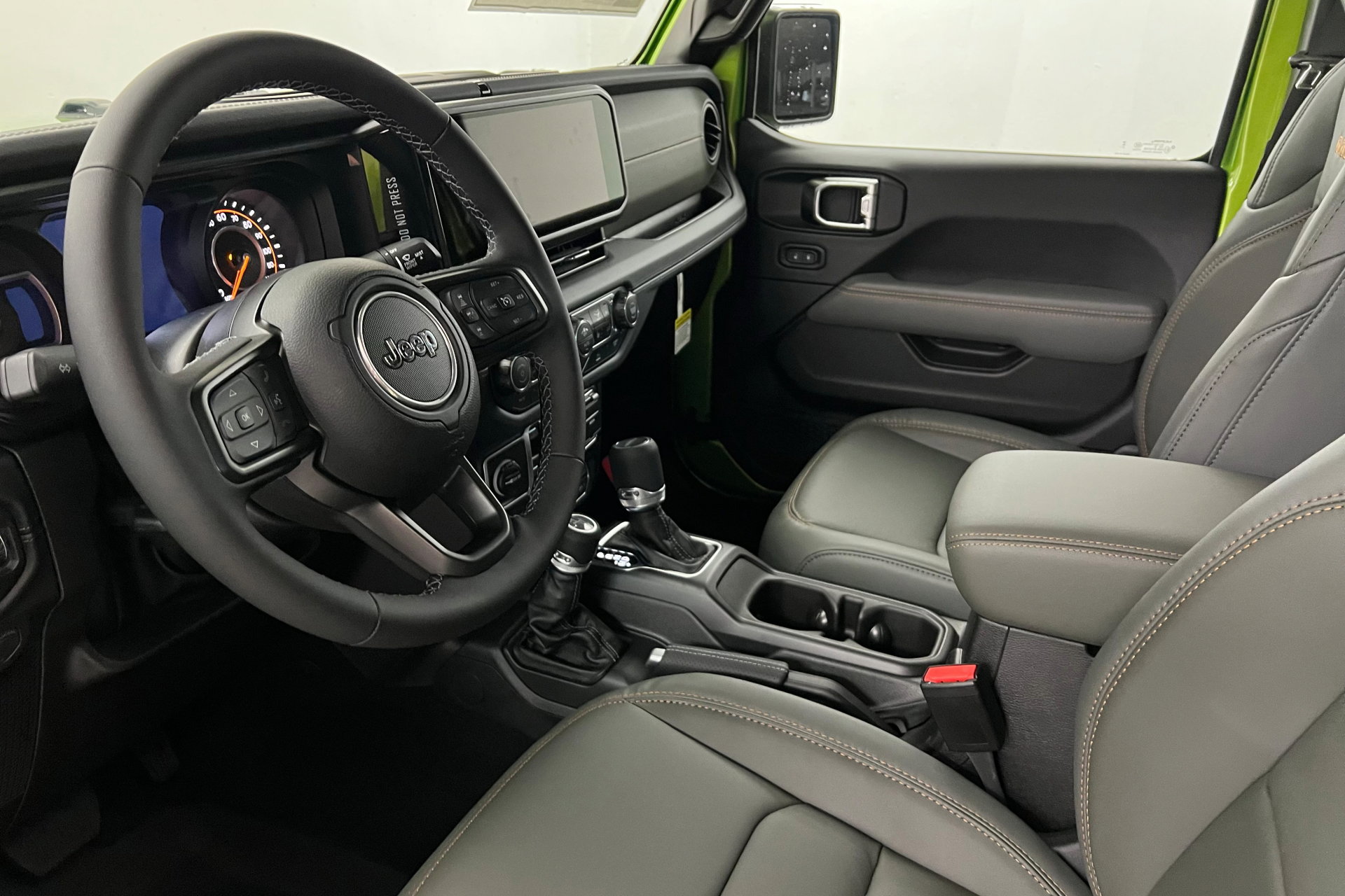 New 2025 Jeep Gladiator Mojave w/ Convenience Group image 15