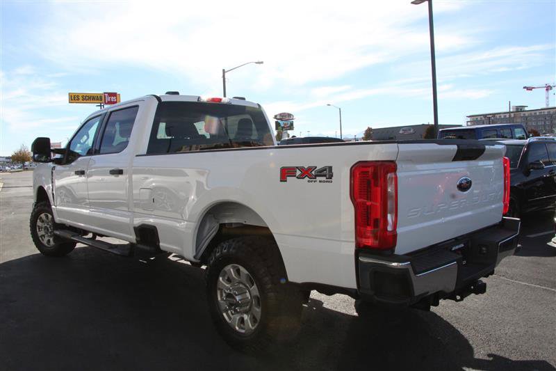 Used 2023 Ford F350 XLT w/ FX4 Off-Road Package image 7