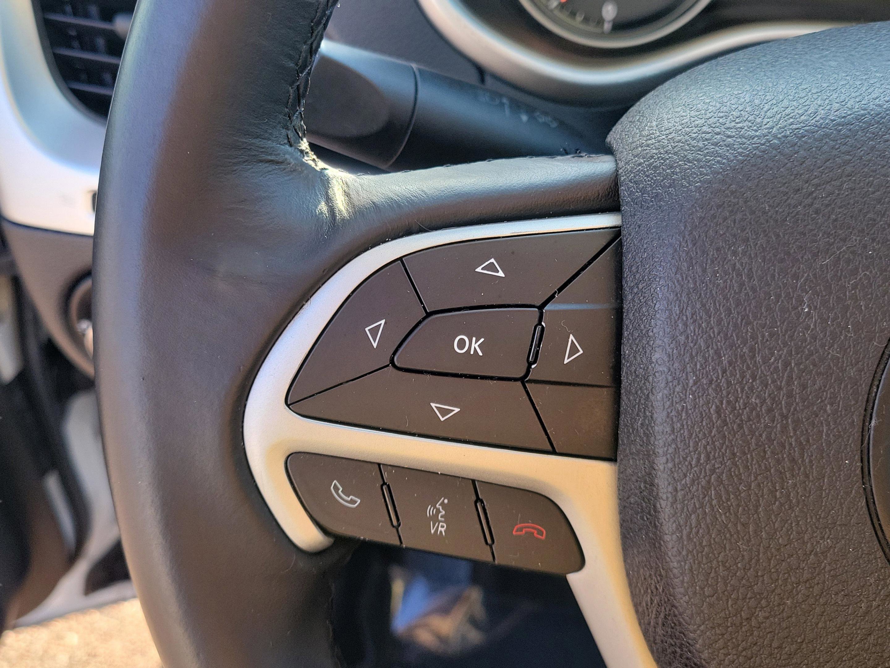 Used 2016 Jeep Cherokee Latitude image 23