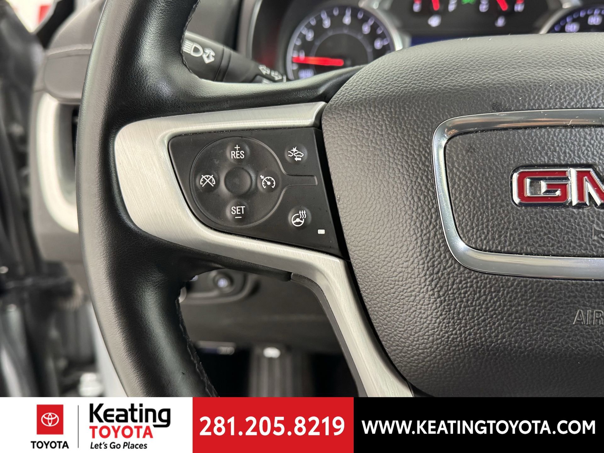 Used 2024 GMC Terrain SLT image 25