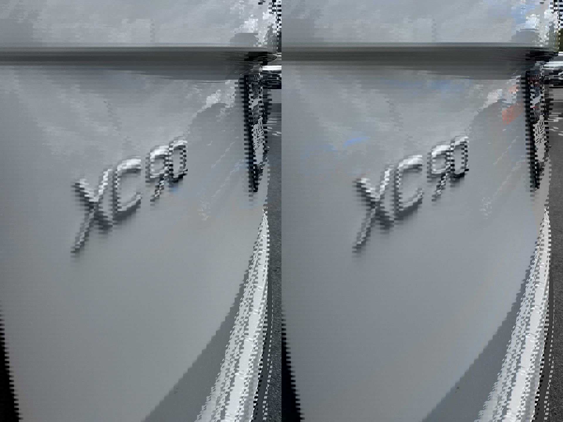 New 2025 Volvo XC90 T8 Plus w/ Protection Package Premier image 32