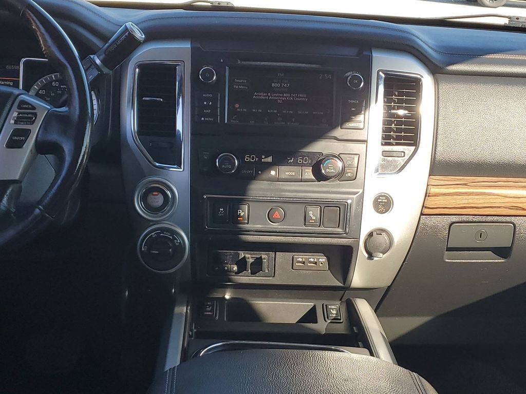 Used 2019 Nissan Titan SL w/ Chrome Package image 28