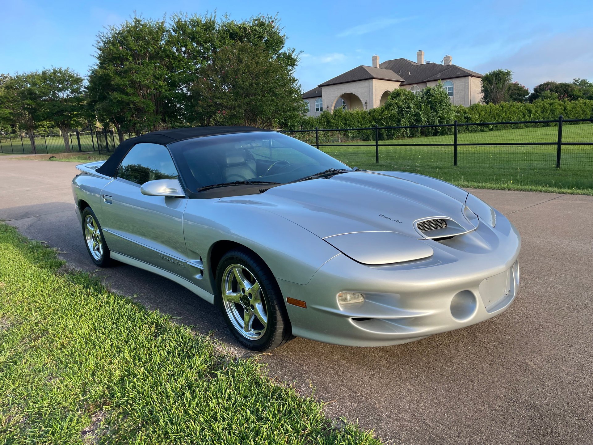 Used 2000 Pontiac Firebird Trans Am image 1