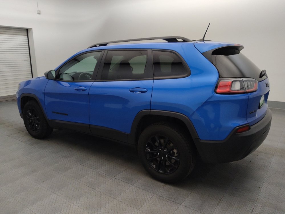 Used 2023 Jeep Cherokee Altitude Lux image 3